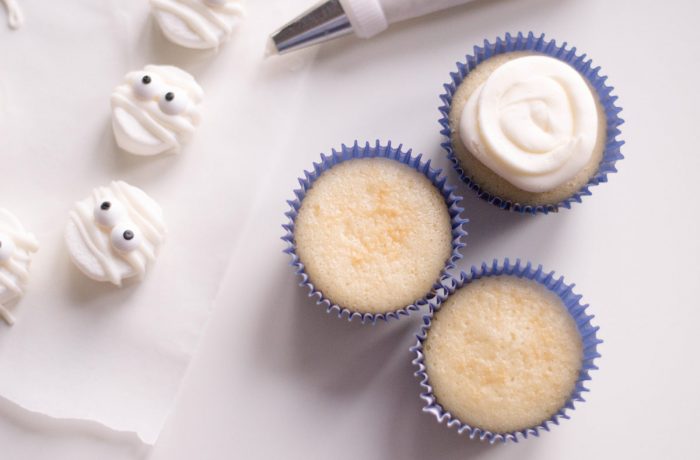 Create the perfect Halloween party food with these DIY Mummy Cupcakes