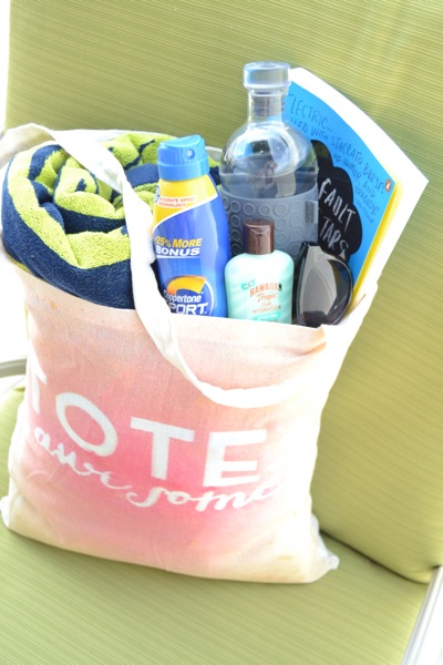 Make a customizable beach tote with Frenchie on Todays Creative Blog