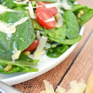 Make this delicious Spinach Pine Nut Salad with Lemon Vinaigrette, only on seelindsay.com #WarmthInACrust #Ad