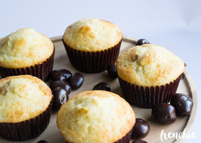 Make these mouthwatering Chocolate Covered Cherry Breakfast Muffins using the new Dove Fruits, recipe only on seelindsay.com