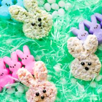 Create your own Peeps Rice Krispie Treats in the shape of actual Peeps! This Peeps Easter Recipe is sure to be a crowd pleaser and perfect for any Easter Dessert. #easterrecipe #peepsrecipe #peepsricekrispietreats #peepsdessert #easterdessert #ricekrispietreats