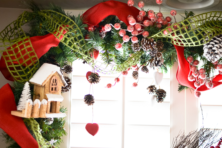 Create the perfect Christmas designer garland. Its the perfect addition to all those Christmas decorations.