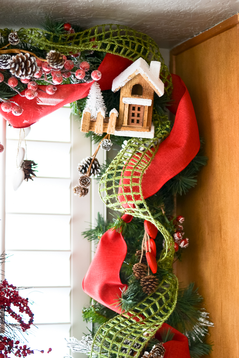 Create the perfect Christmas designer garland. Its the perfect addition to all those Christmas decorations.