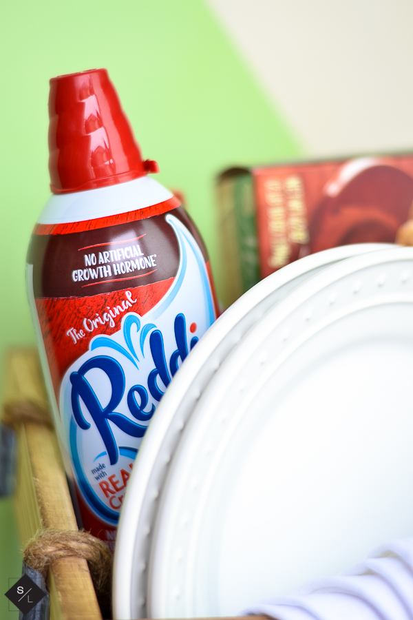 Create these easy neighbor gifts using some free printable gift tags