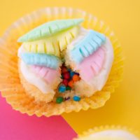 Create the perfect piñata cupcakes for your next southwestern party or Cinco De Mayo. #pinatafood #mexicanparty #cincodemayo