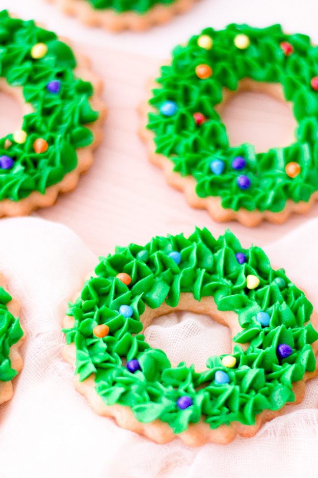Adorable and Delicious Christmas Wreath Cookies - seeLINDSAY